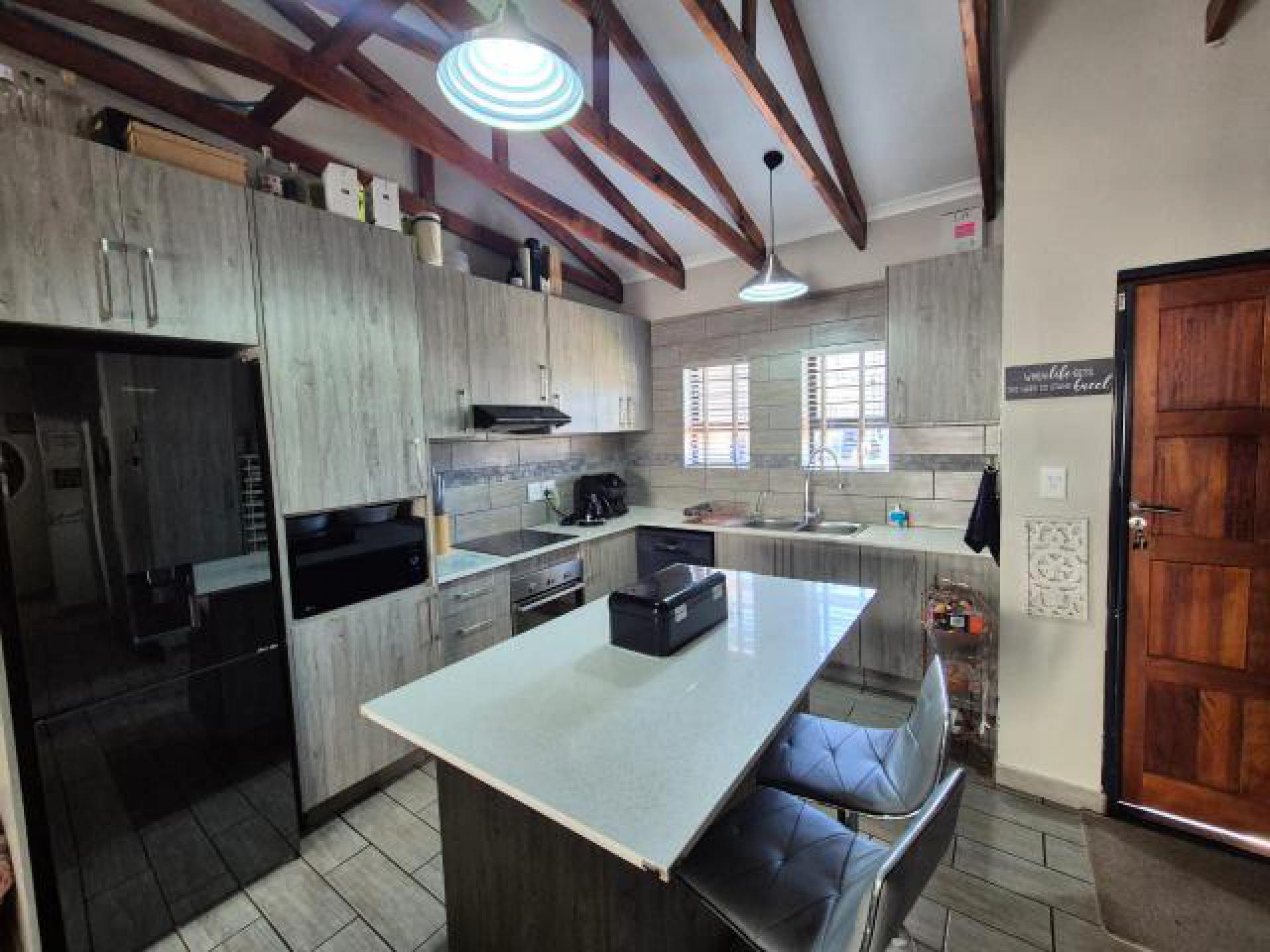 Kitchen of property in Waterkloof (Rustenburg)