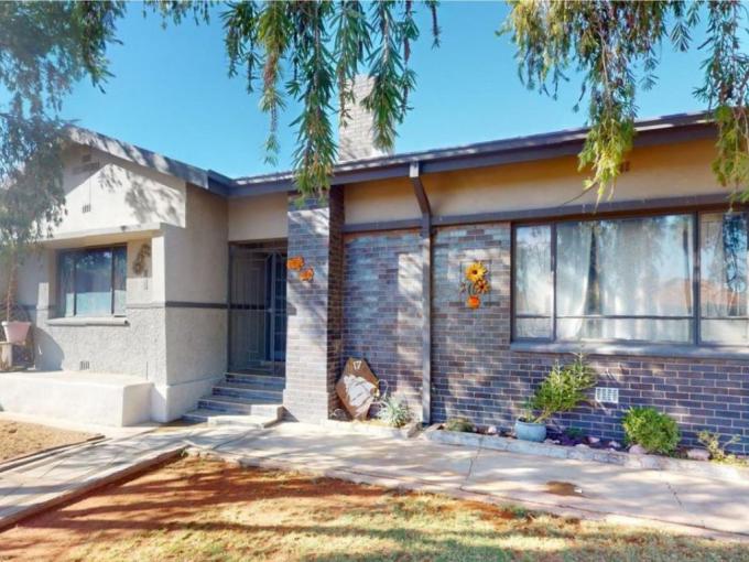 4 Bedroom House for Sale For Sale in Upington - MR634532