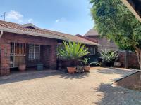 3 Bedroom 2 Bathroom Simplex for Sale for sale in Rustenburg