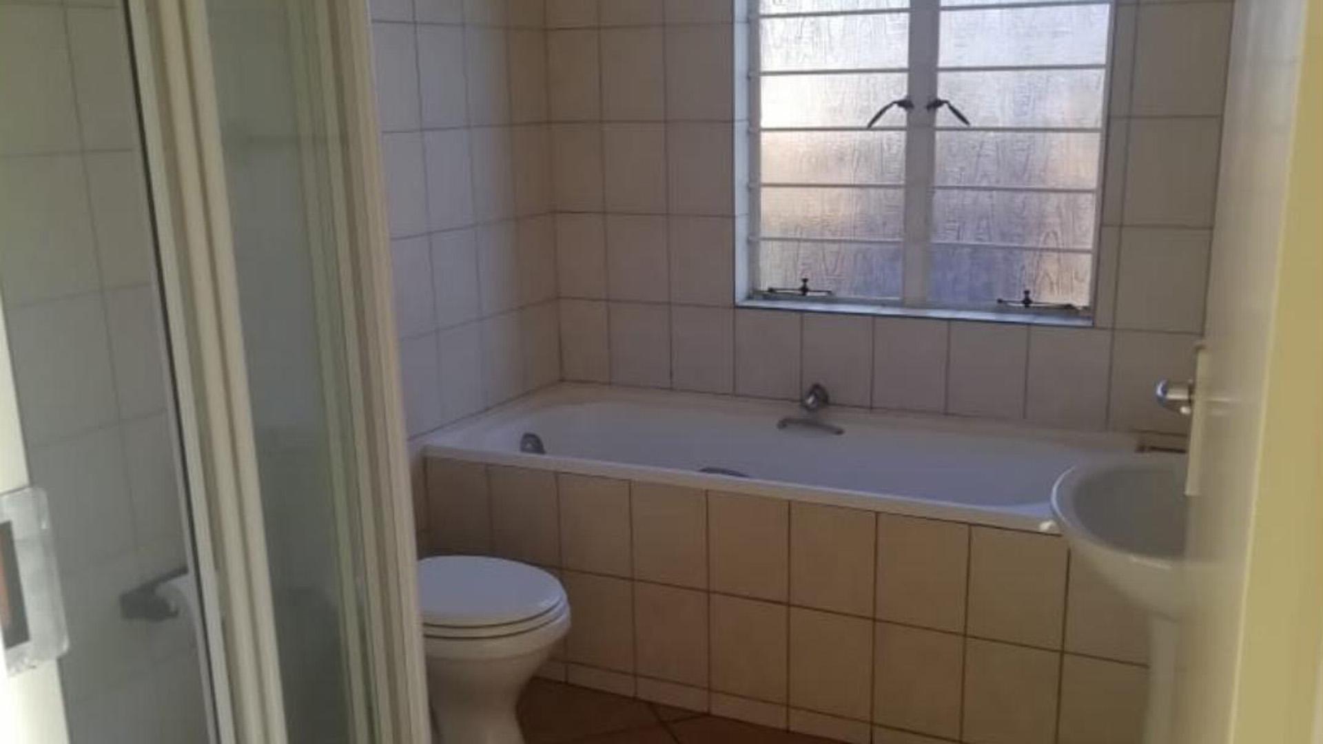 Bathroom 1 of property in Reyno Ridge
