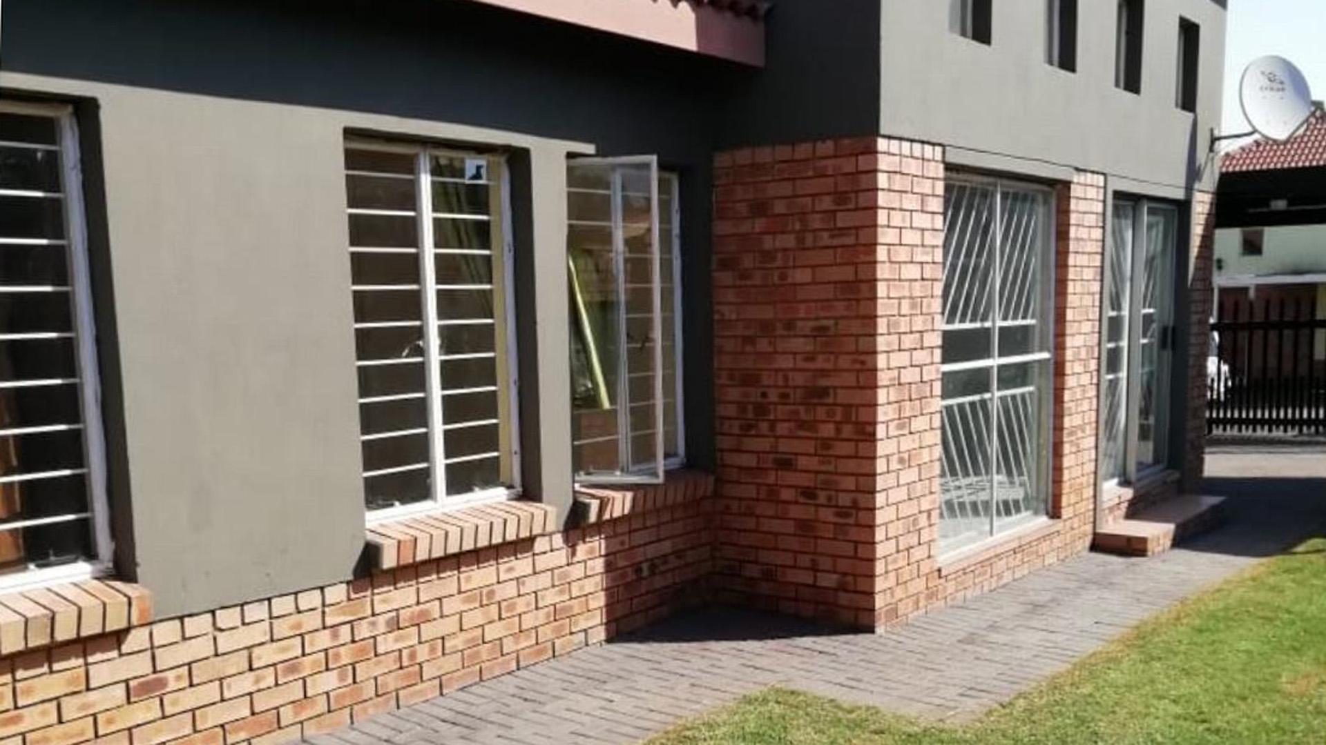 Backyard of property in Reyno Ridge