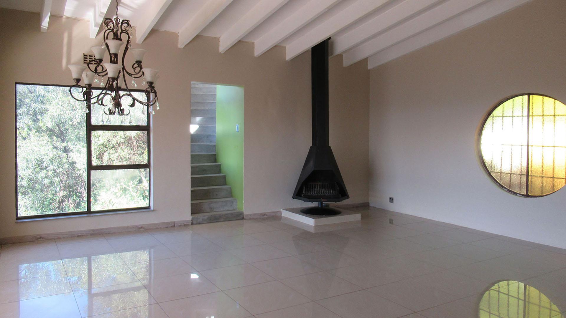 Lounges - 45 square meters of property in Roodekrans