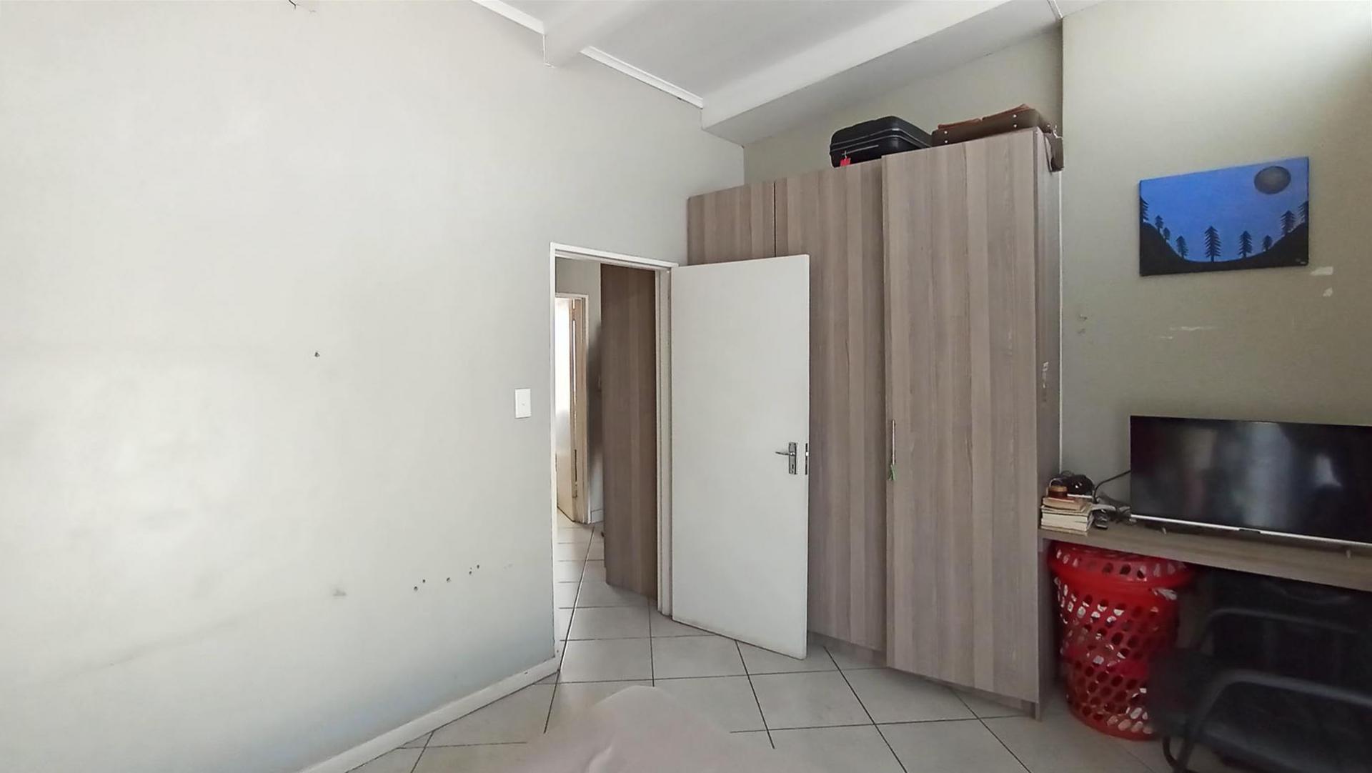 Bed Room 2 - 13 square meters of property in Albertsdal