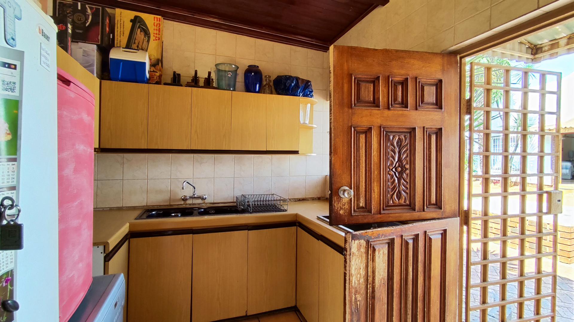 Scullery of property in Kenleaf