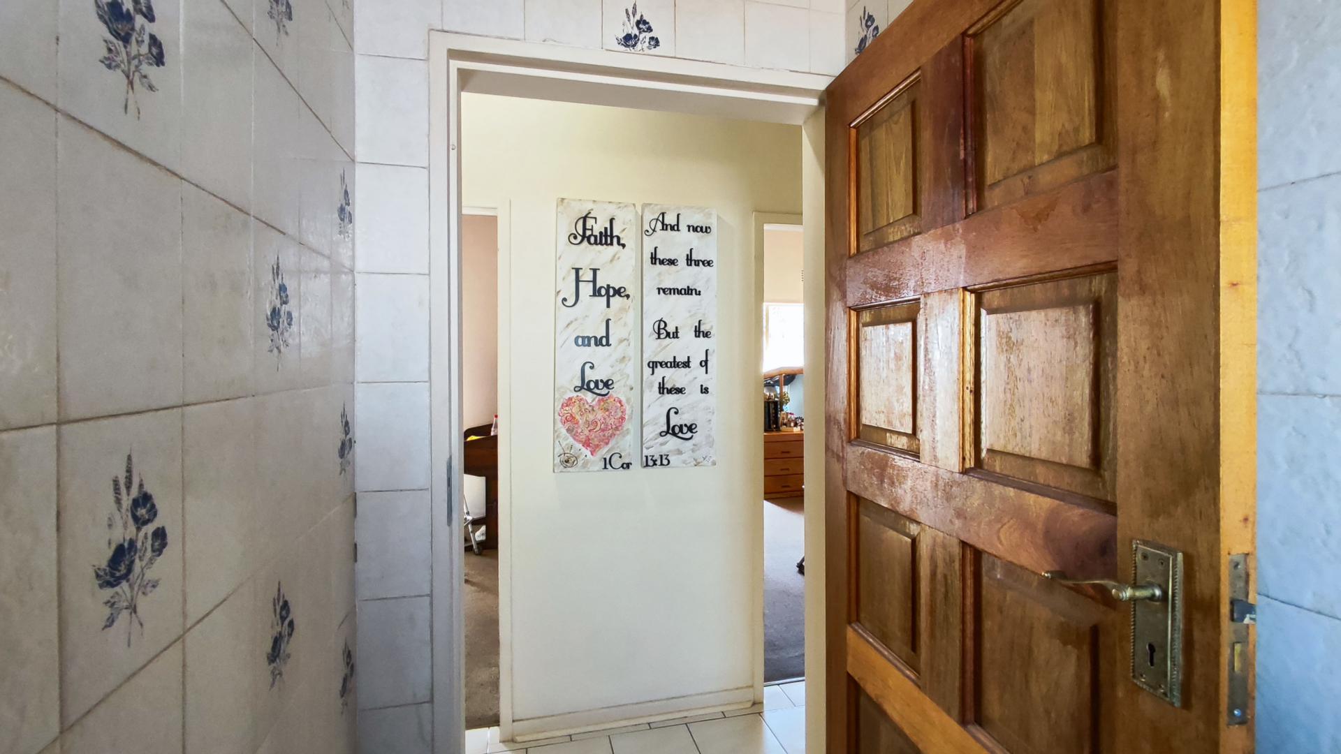 Bathroom 2 of property in Kenleaf