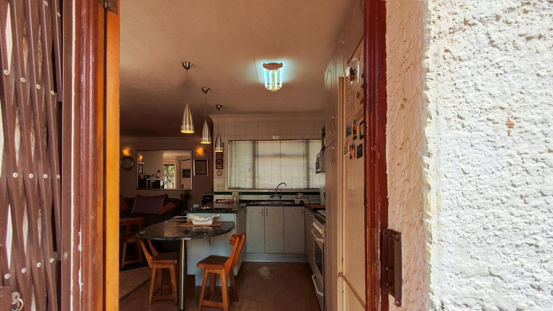 Front View of property in Kenleaf