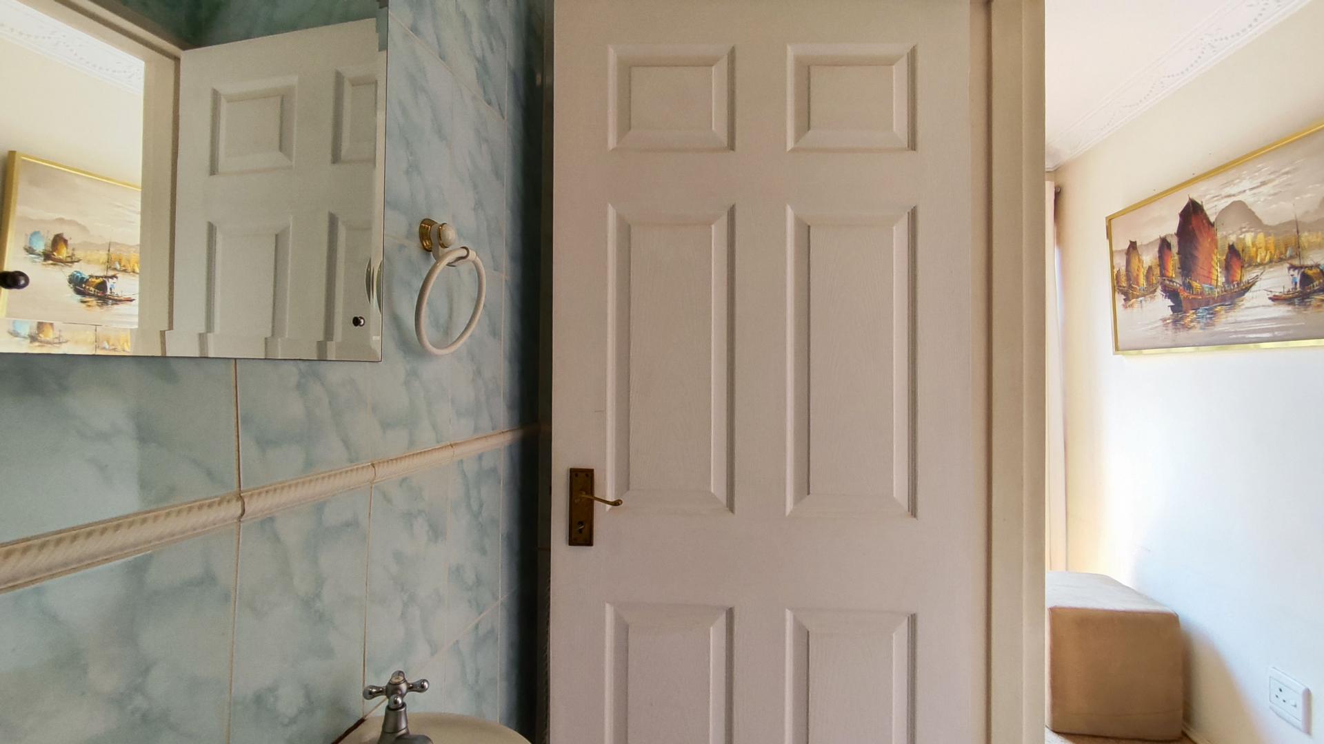 Bathroom 1 of property in Kenleaf