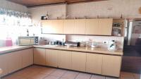 Kitchen of property in Kenleaf