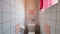 Bathroom 1 of property in Kenleaf