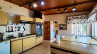 Kitchen of property in Kenleaf