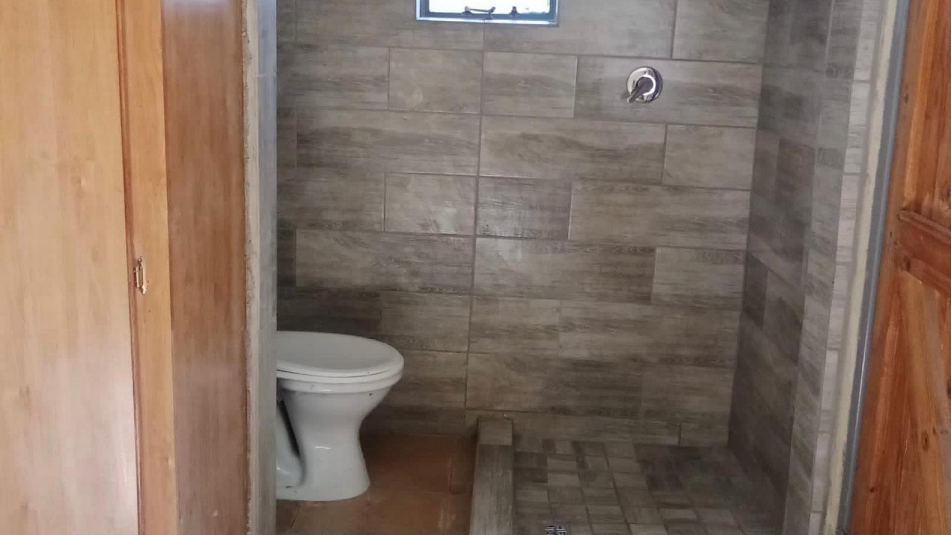 Bathroom 2 of property in Lebowakgomo