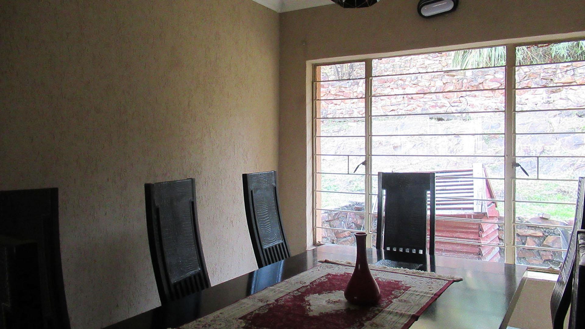 Dining Room - 20 square meters of property in Lindhaven