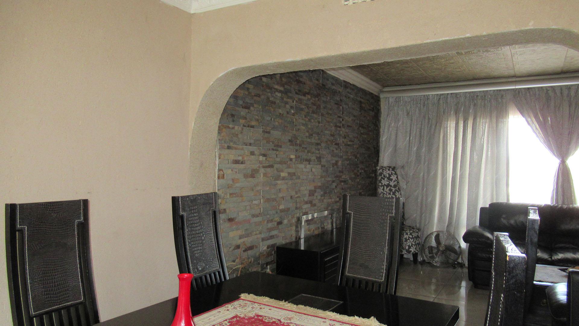 Dining Room - 20 square meters of property in Lindhaven