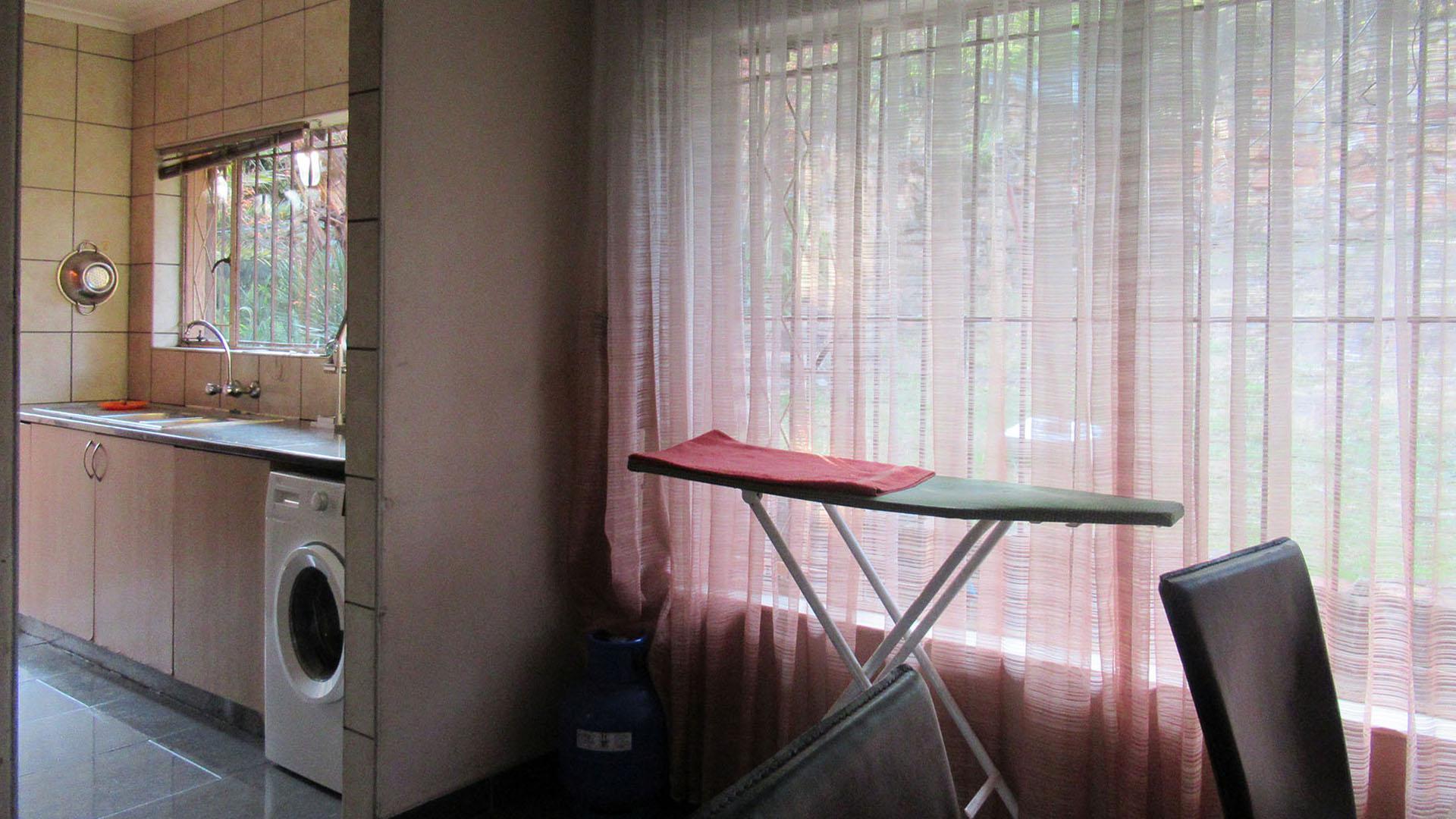 Dining Room - 20 square meters of property in Lindhaven