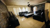 Lounges - 23 square meters of property in Lindhaven