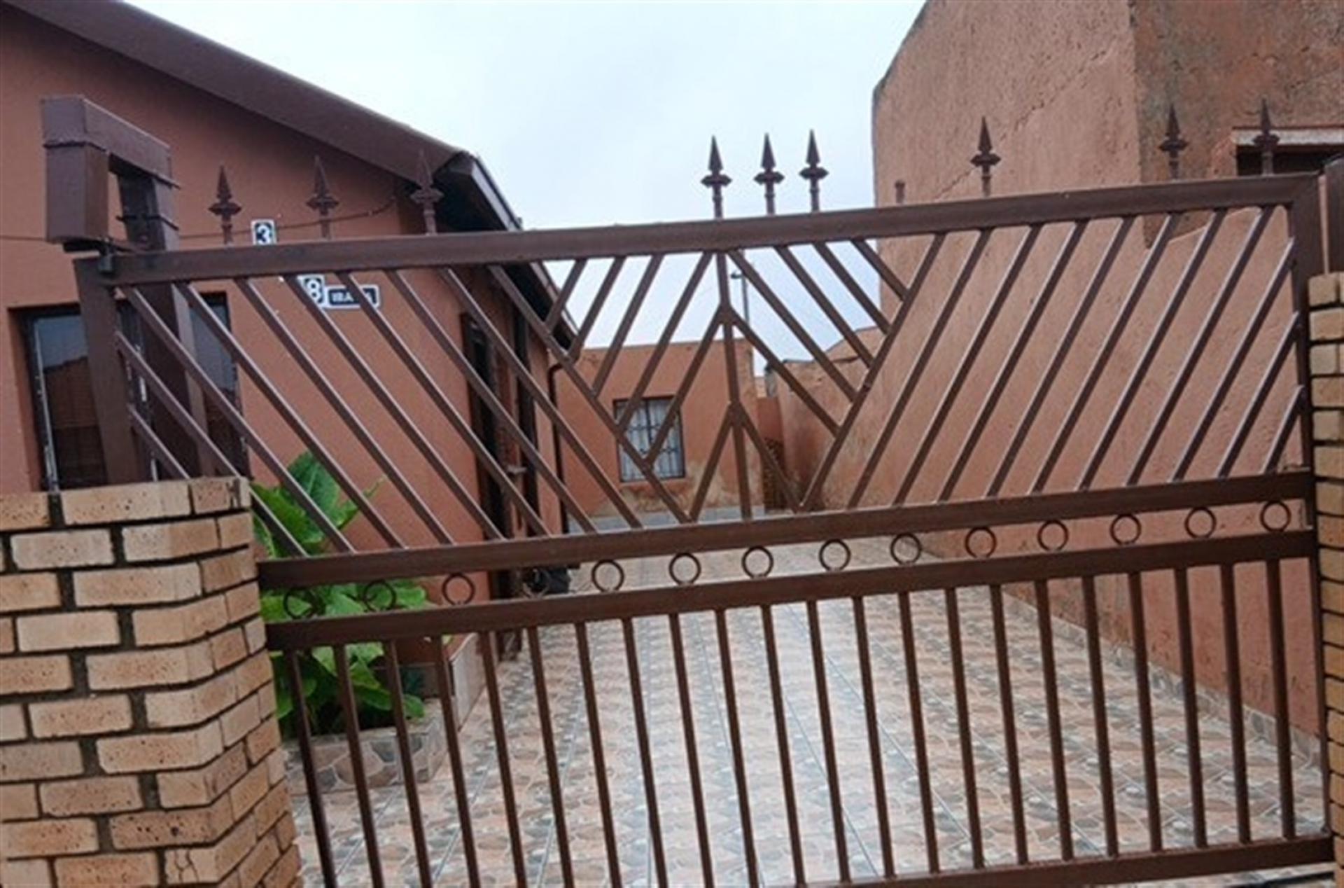 Front View of property in Tembisa