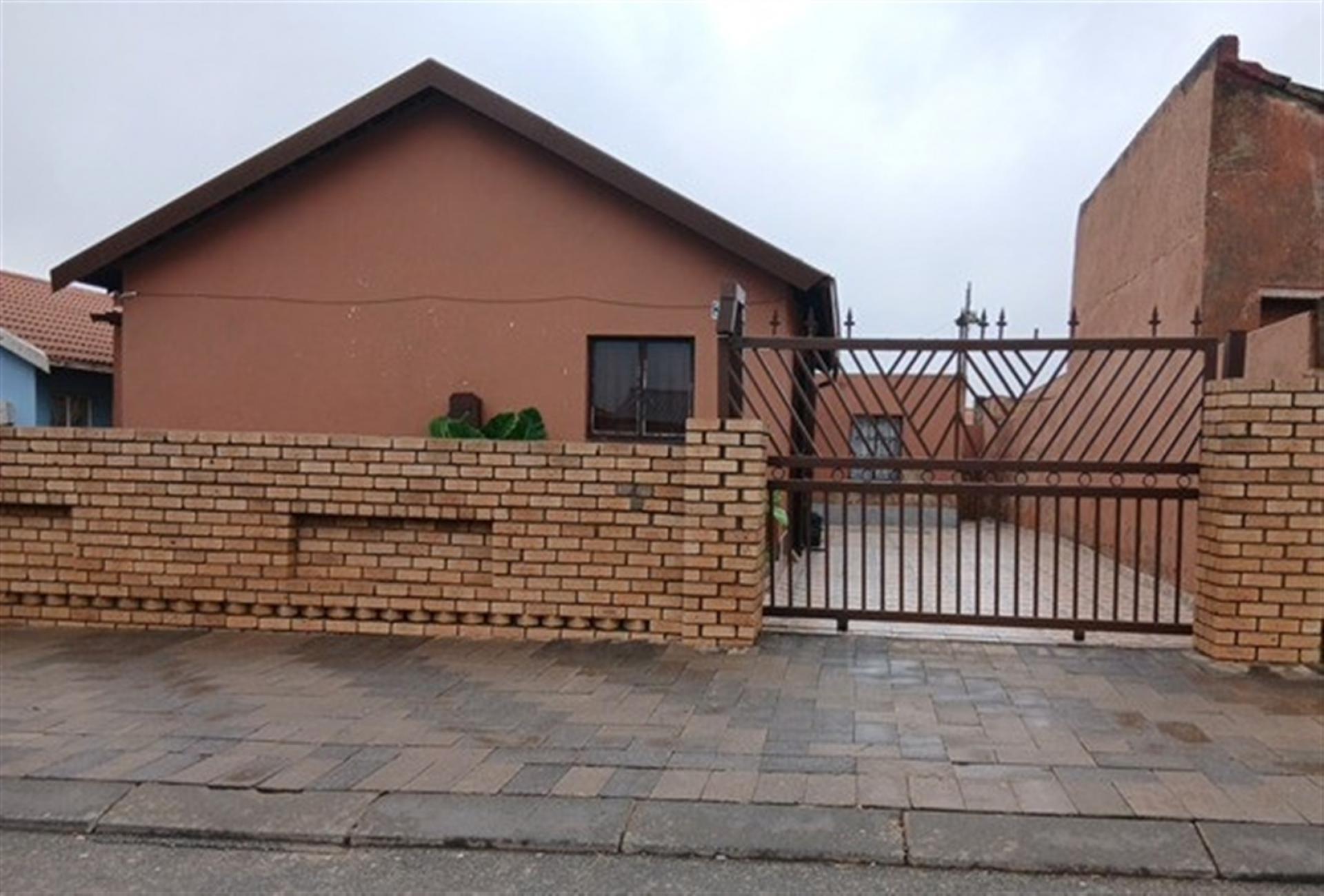 Front View of property in Tembisa
