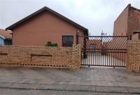Front View of property in Tembisa