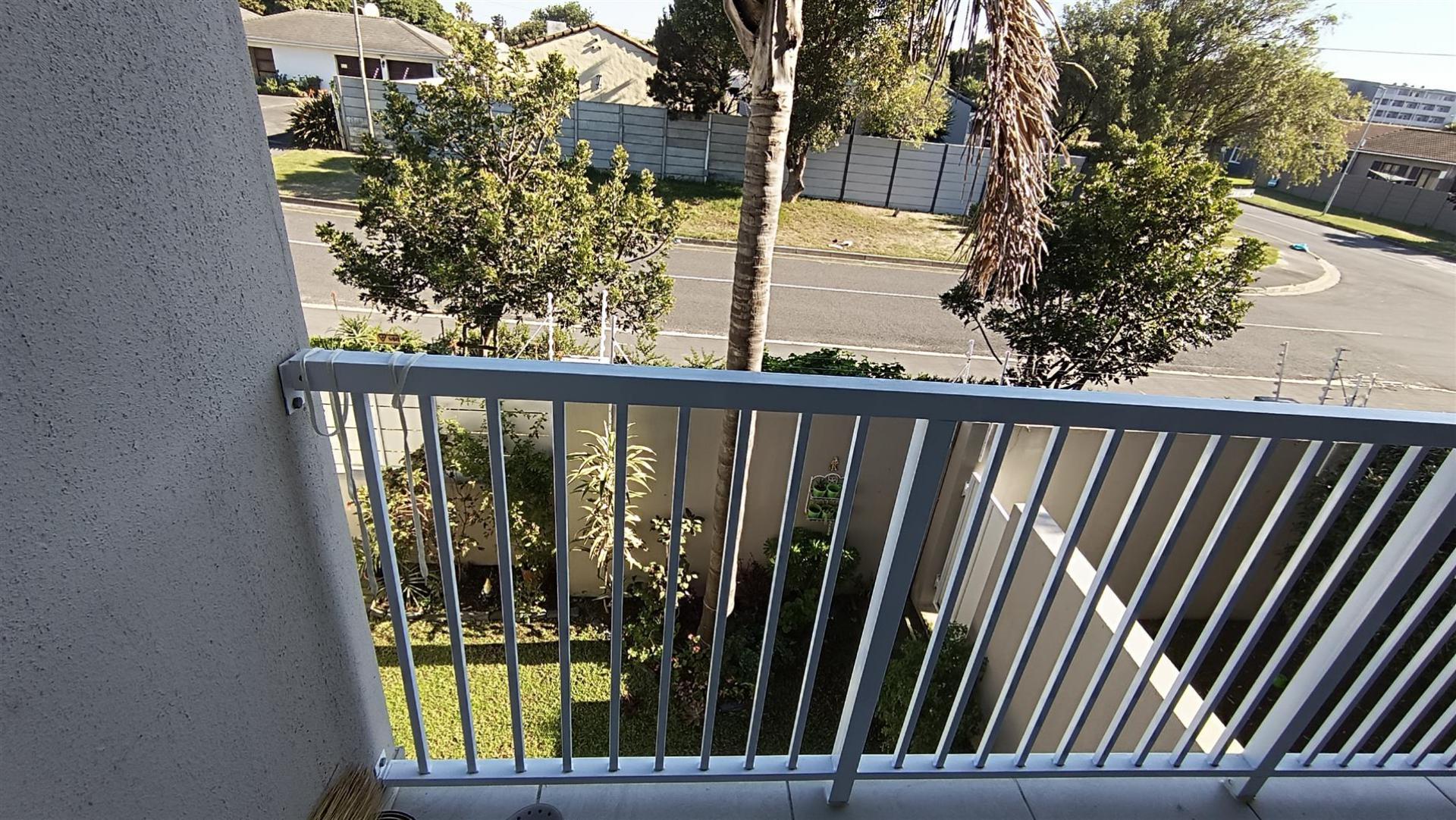 Balcony - 4 square meters of property in Table View