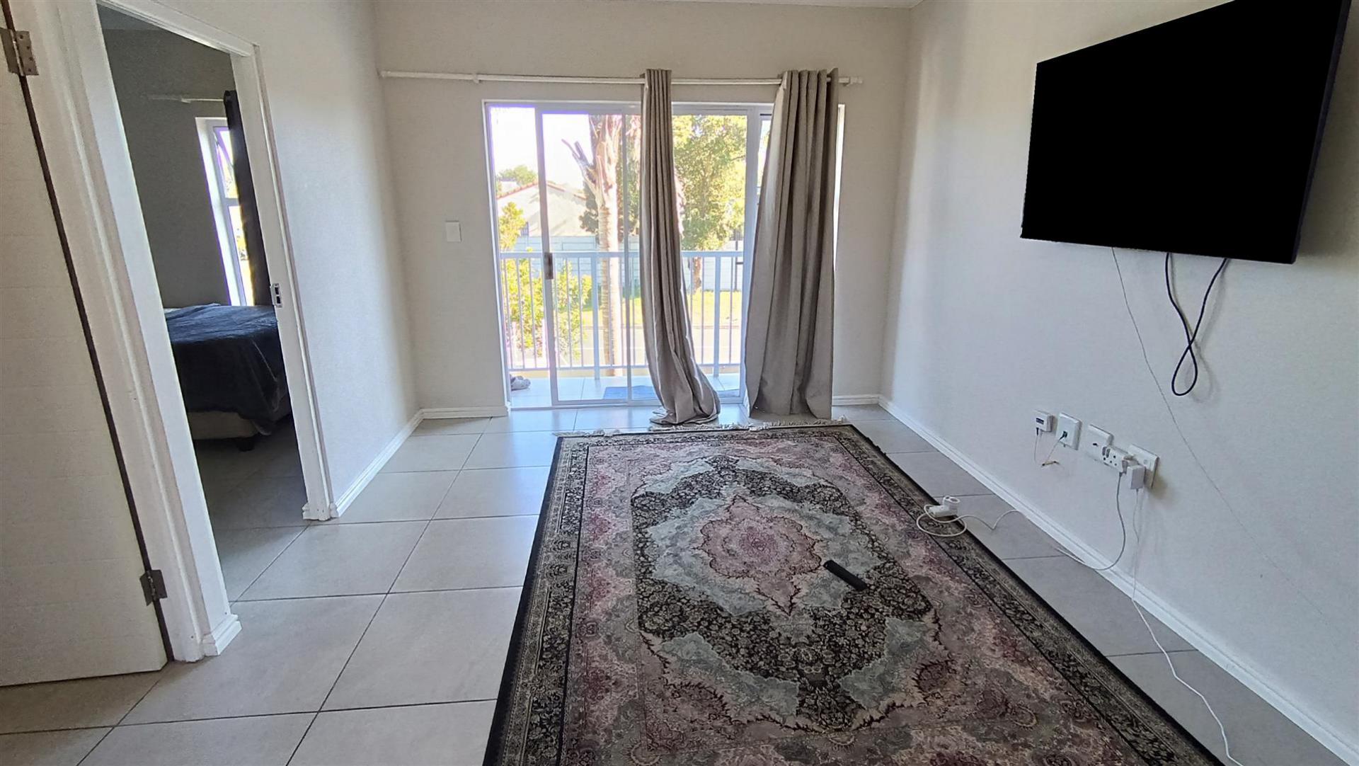 Lounges - 17 square meters of property in Table View