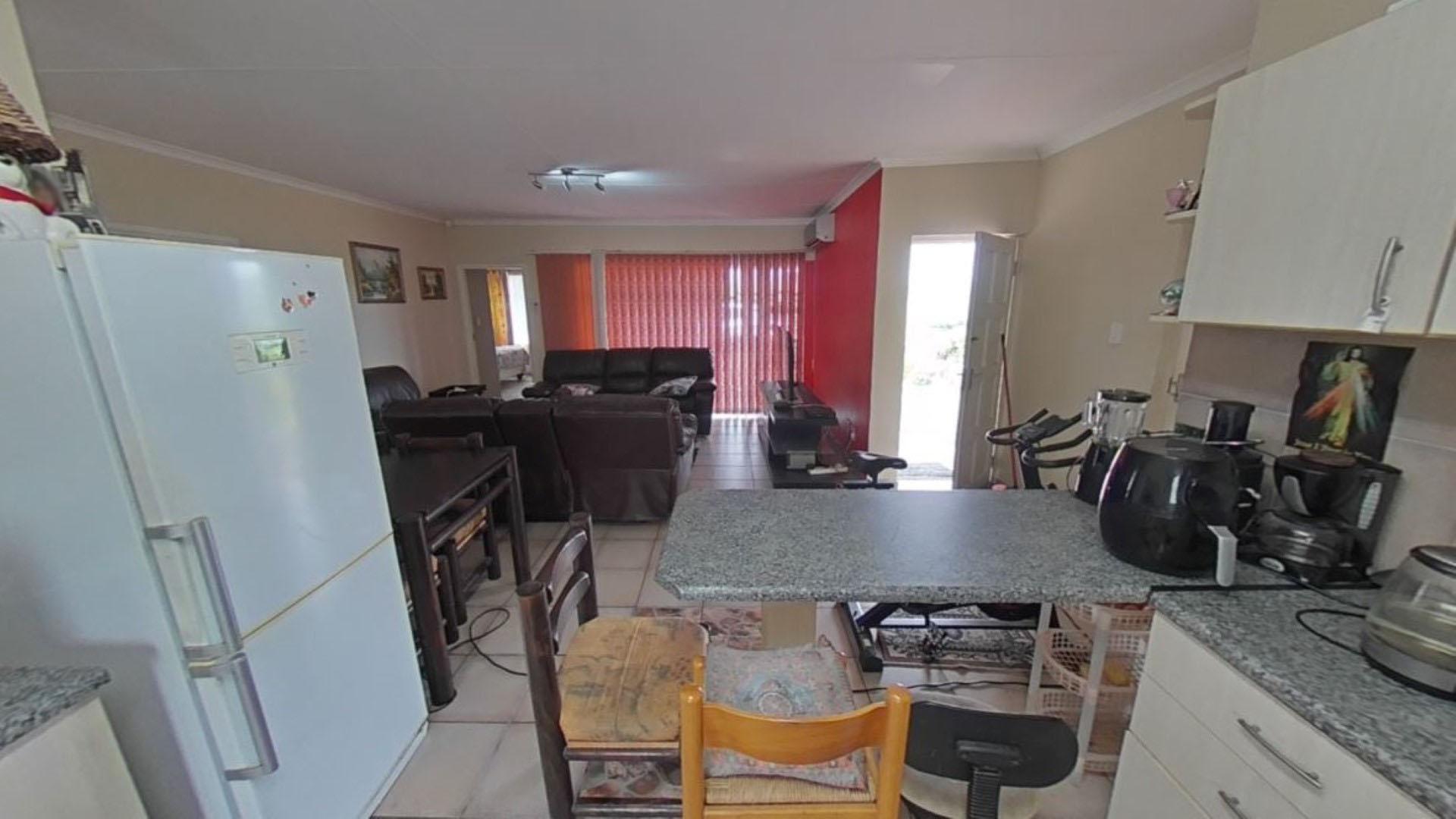 Kitchen - 14 square meters of property in Kingsburgh