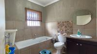 Bathroom 1 - 7 square meters of property in Panorama Park