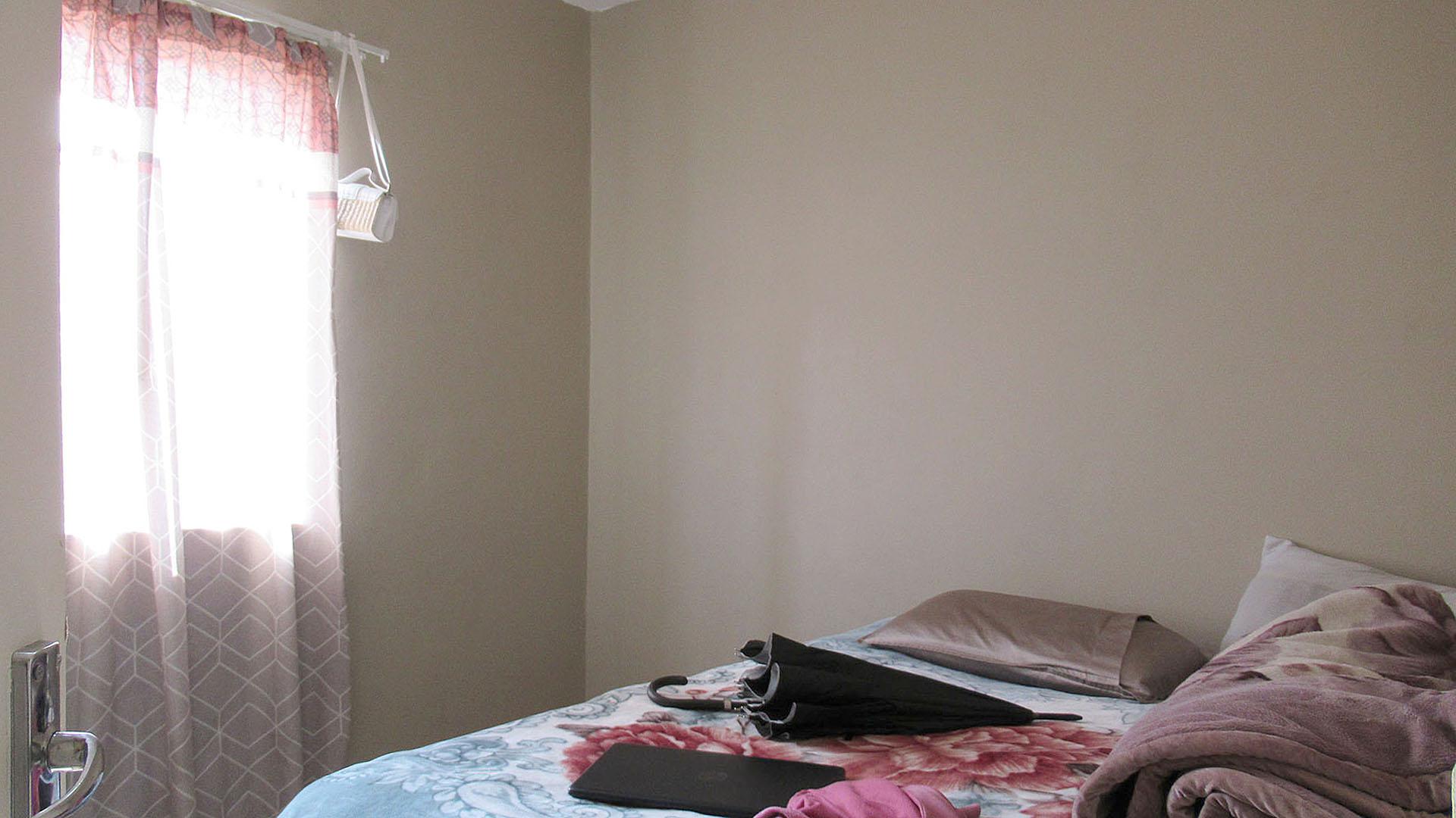 Main Bedroom - 10 square meters of property in Fleurhof