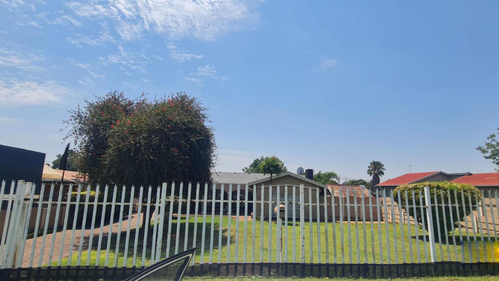 Front View of property in Klippoortje