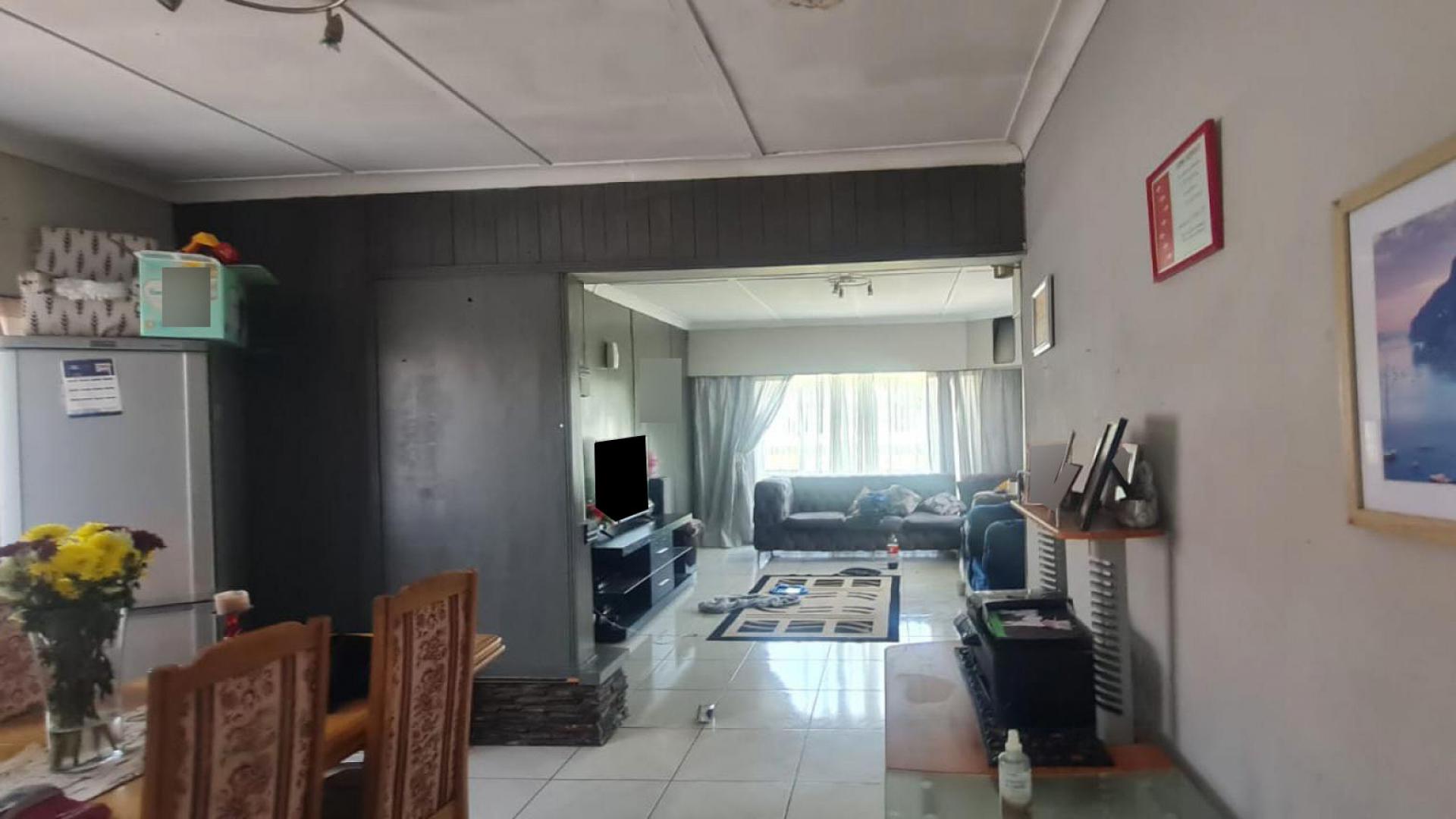 Dining Room of property in Klippoortje