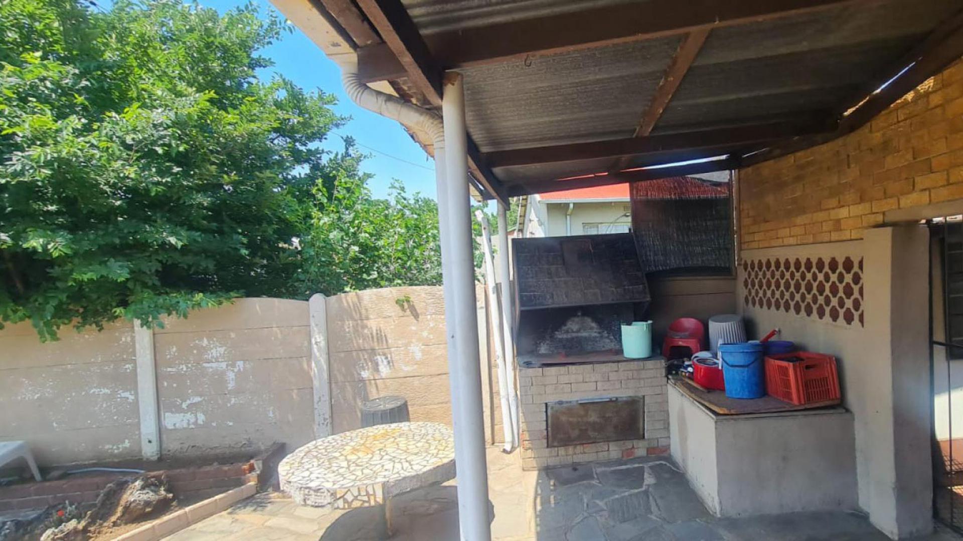 Backyard of property in Klippoortje