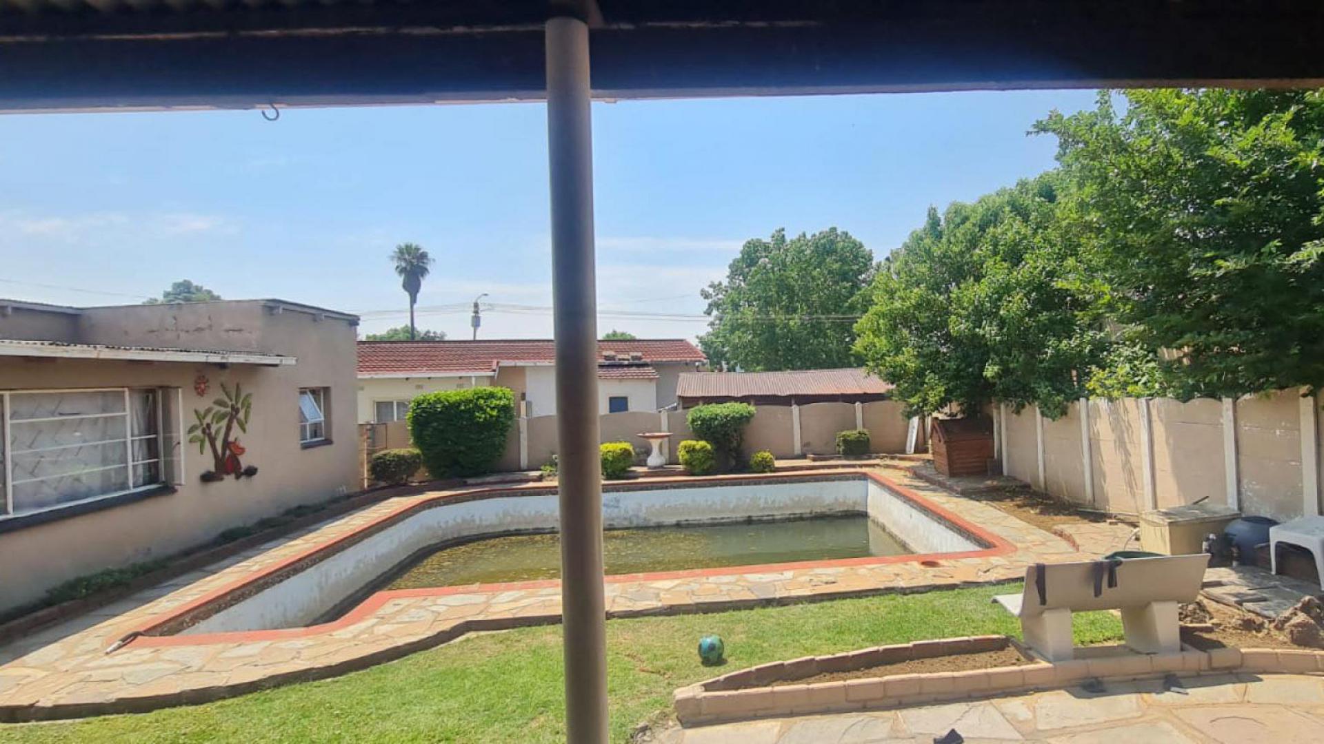 Backyard of property in Klippoortje