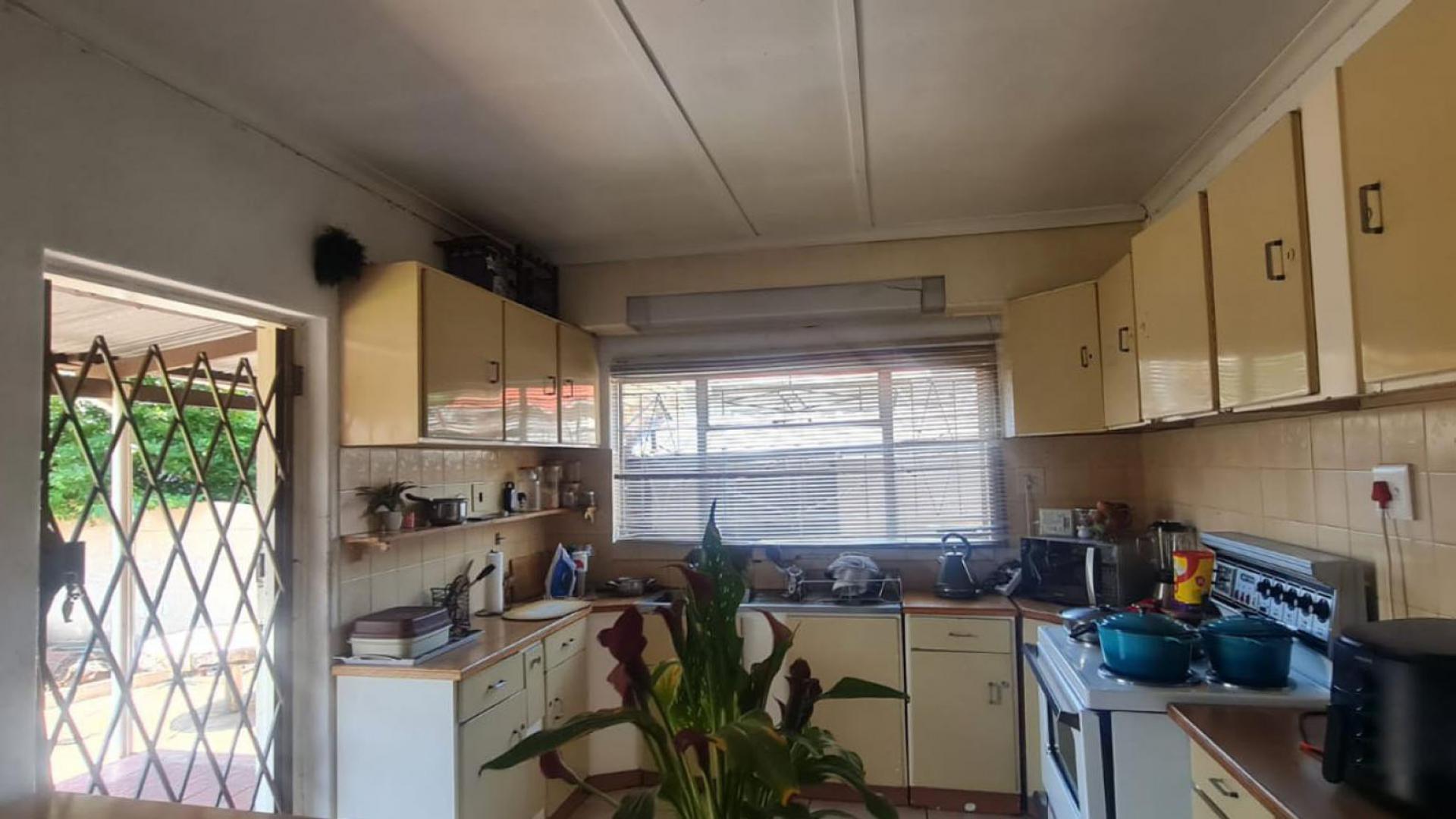 Kitchen of property in Klippoortje