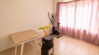 Bed Room 1 - 13 square meters of property in Margate