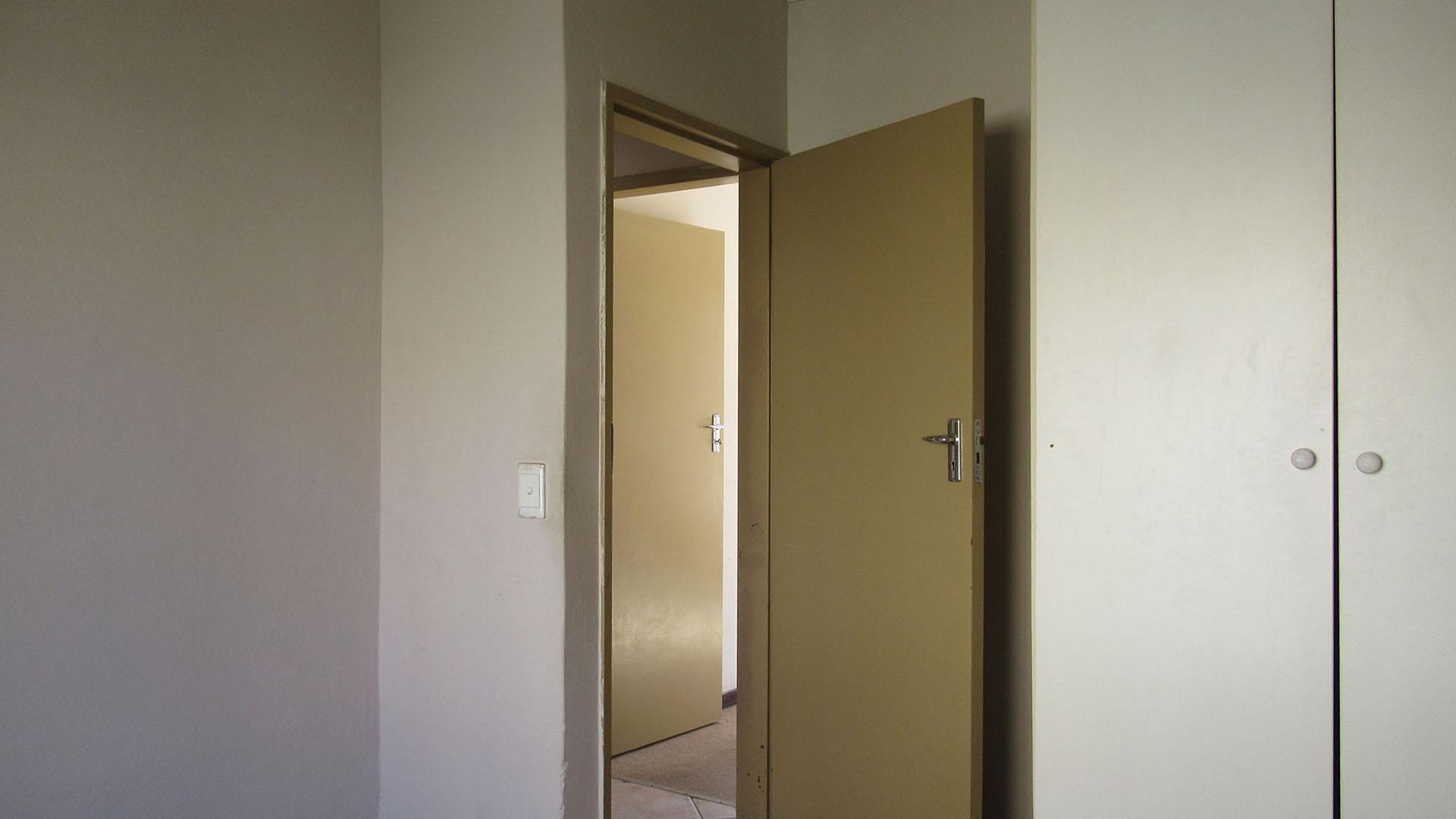 Bed Room 1 - 10 square meters of property in Randfontein