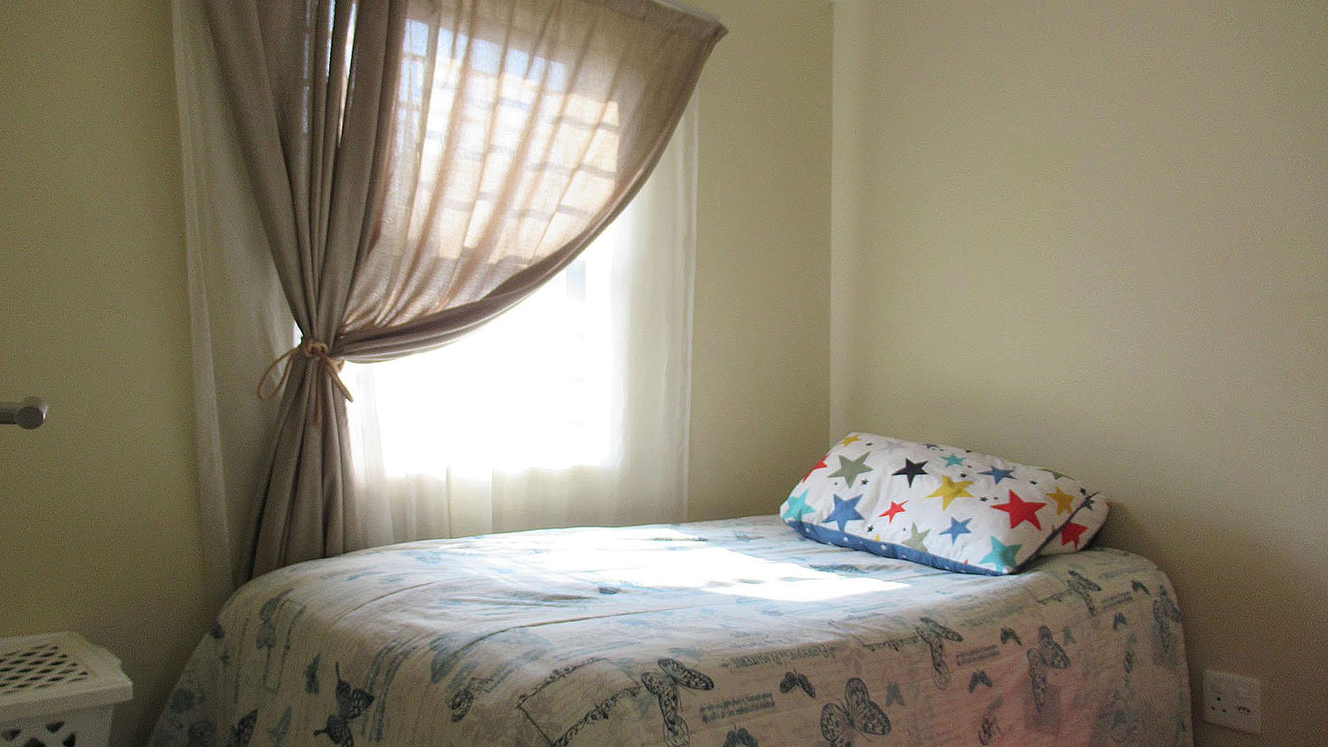 Bed Room 2 - 7 square meters of property in Mindalore