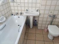Bathroom 2 of property in Sunnyside