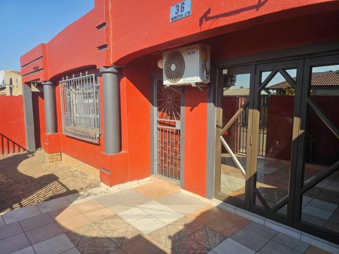 3 Bedroom House for Sale For Sale in Eldorado Park AH - MR635727