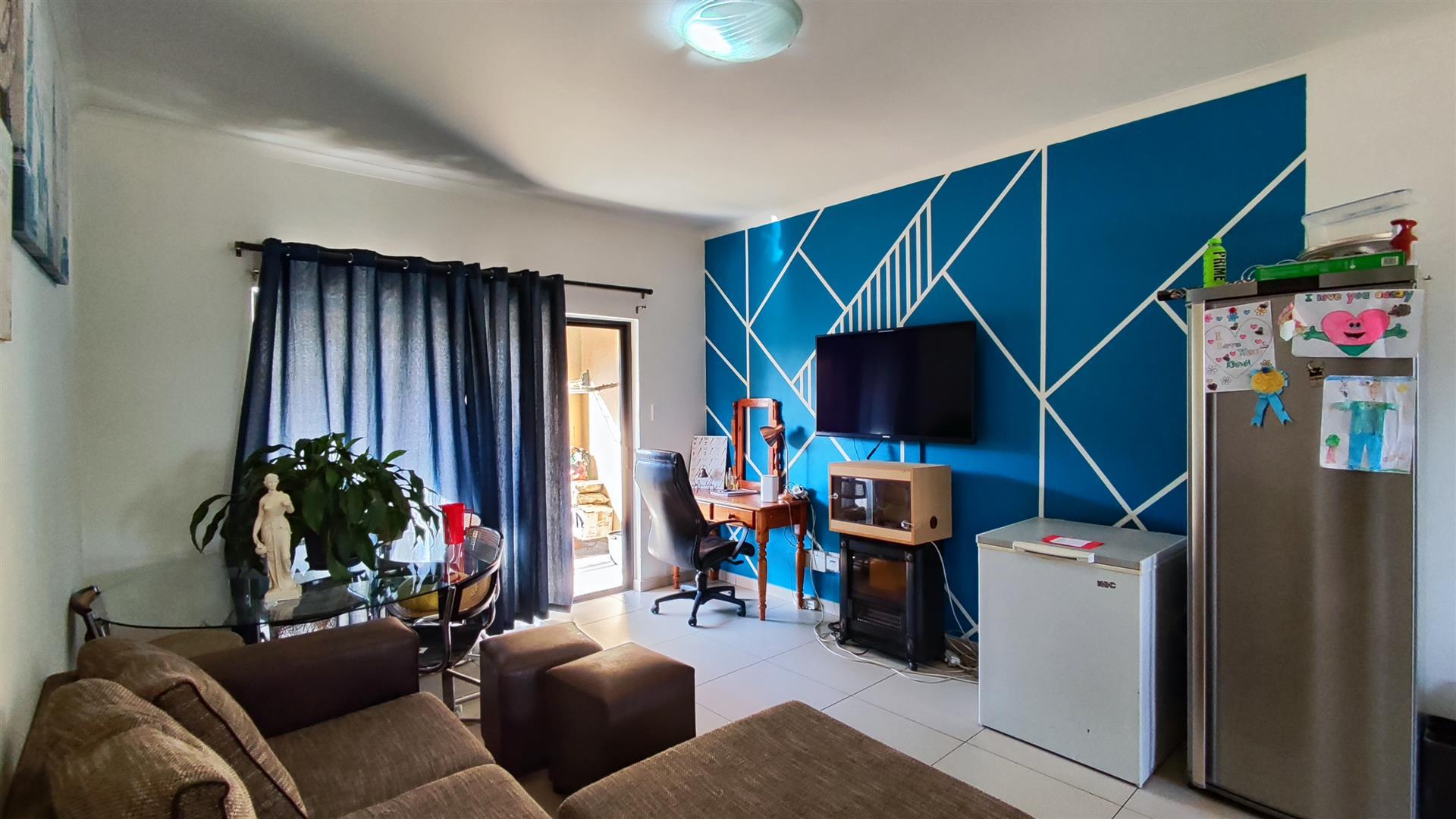 Lounges - 20 square meters of property in Lilianton