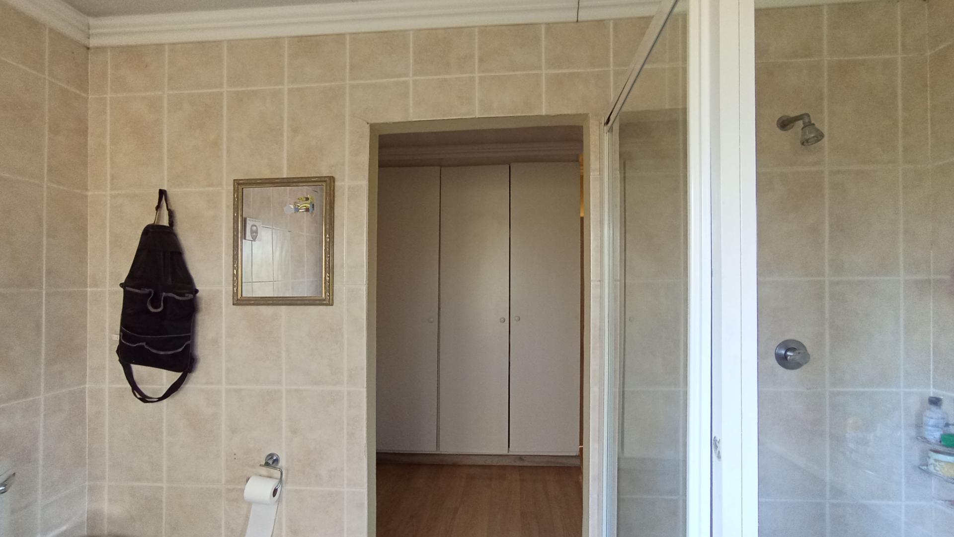 Main Bathroom - 9 square meters of property in Witkoppen