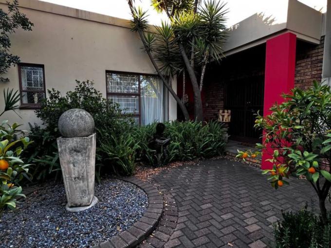 4 Bedroom House for Sale For Sale in Vanderbijlpark - MR635821