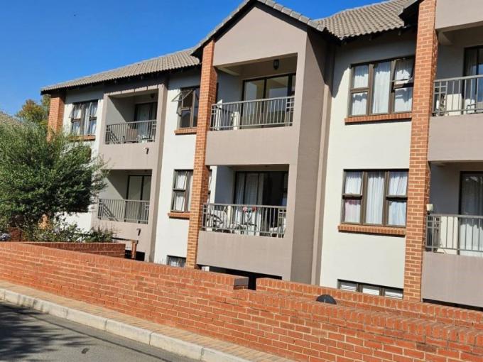 2 Bedroom Apartment for Sale For Sale in Douglasdale MR635