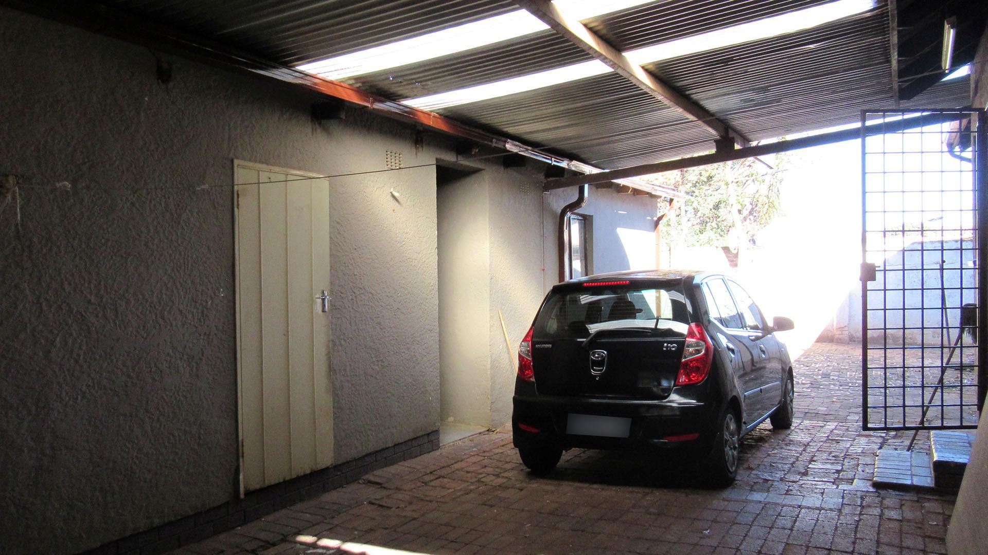 Patio - 2 square meters of property in Simmerfield