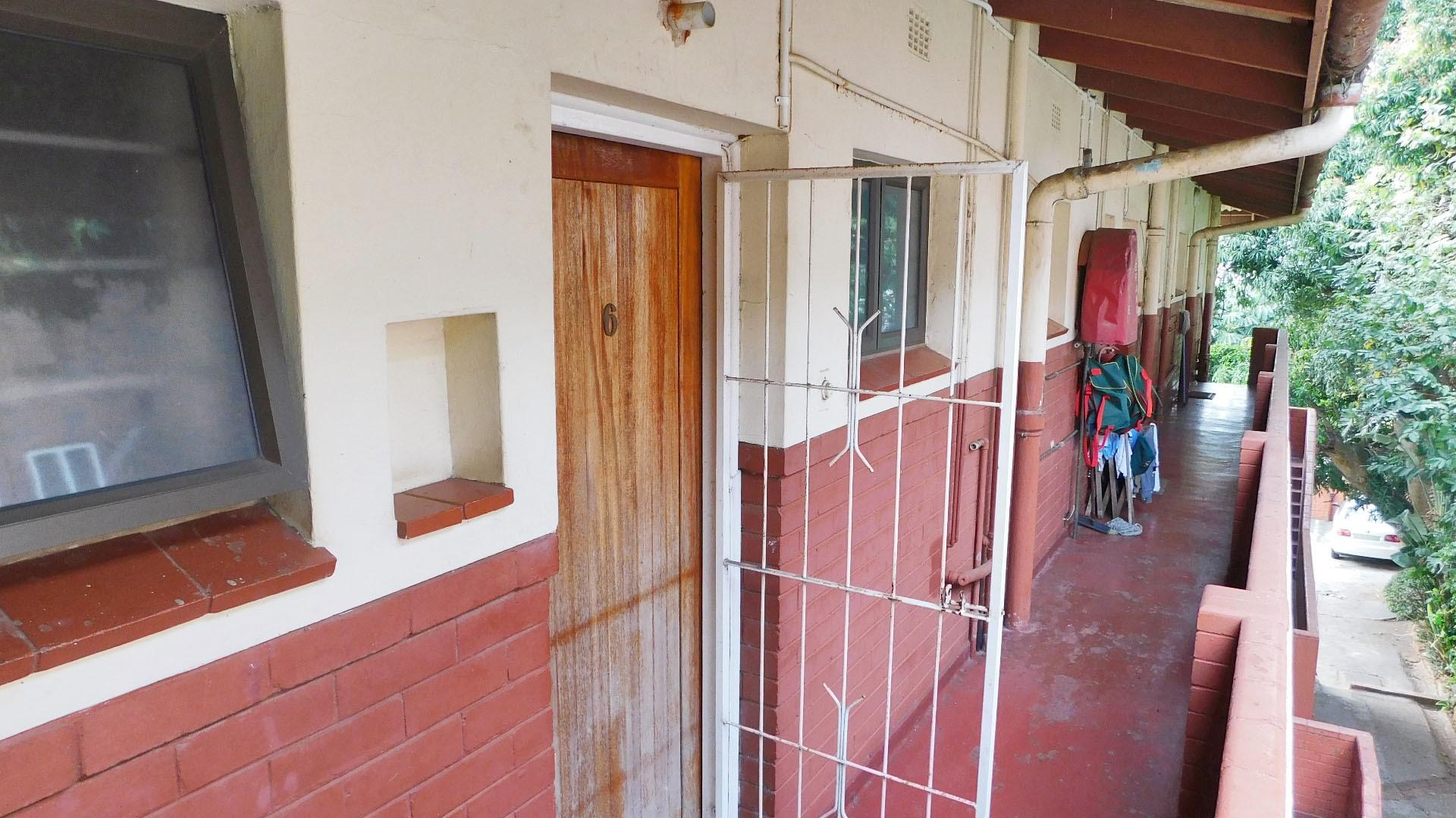 Front View of property in Glenwood