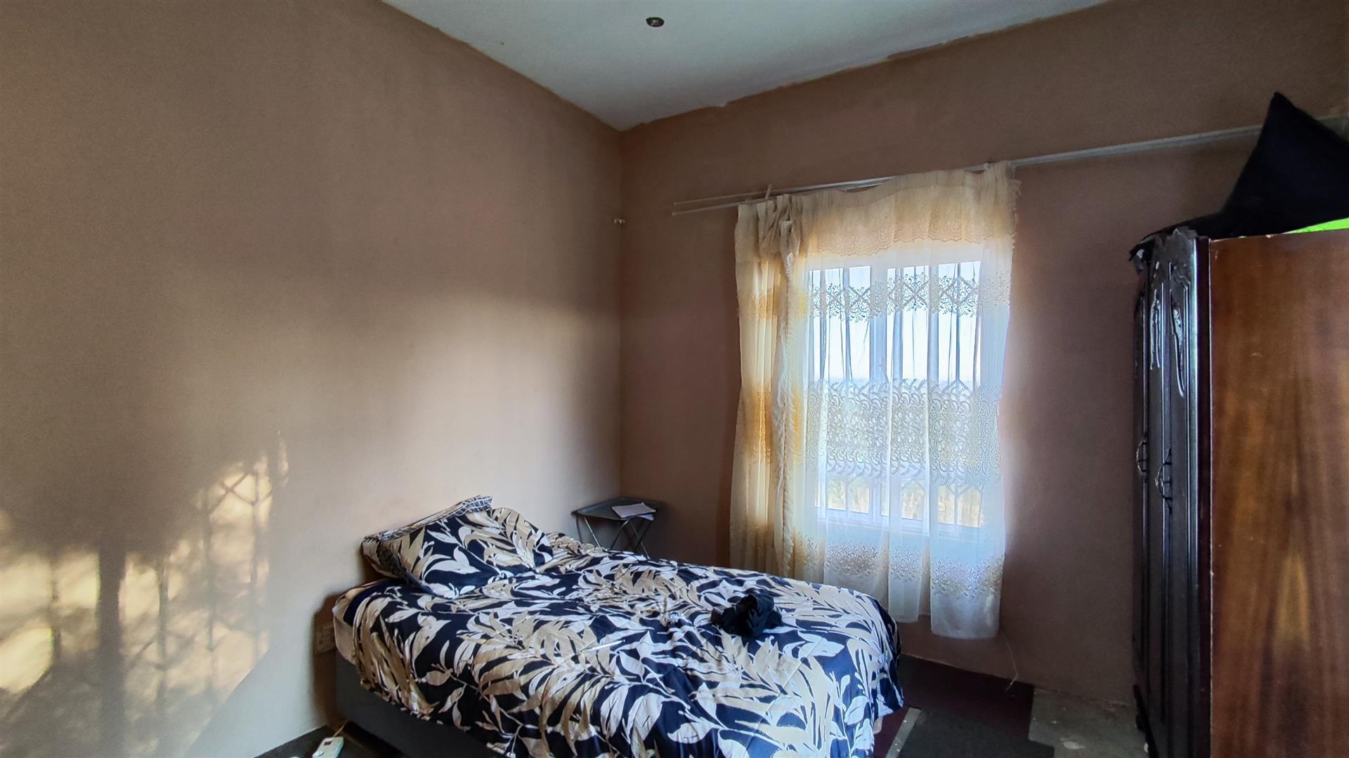 Bed Room 1 - 15 square meters of property in Ohenimuri