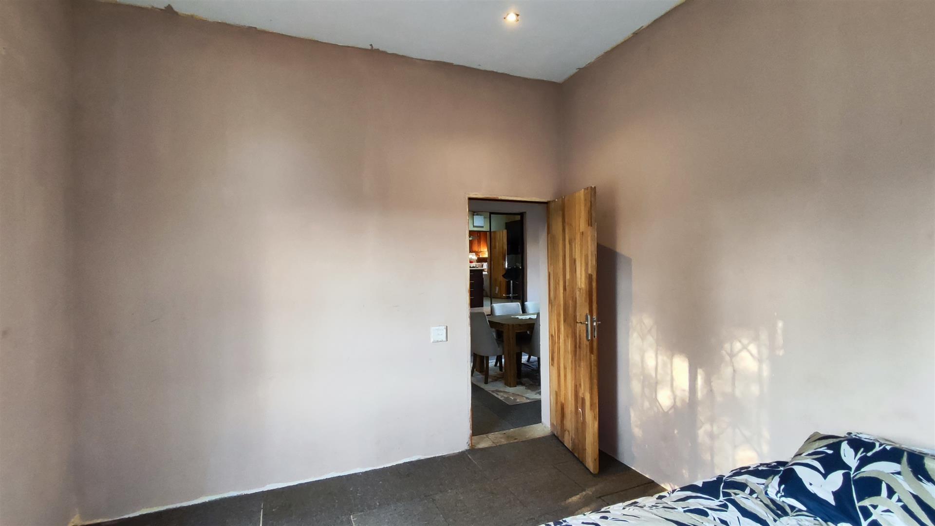 Bed Room 1 - 15 square meters of property in Ohenimuri