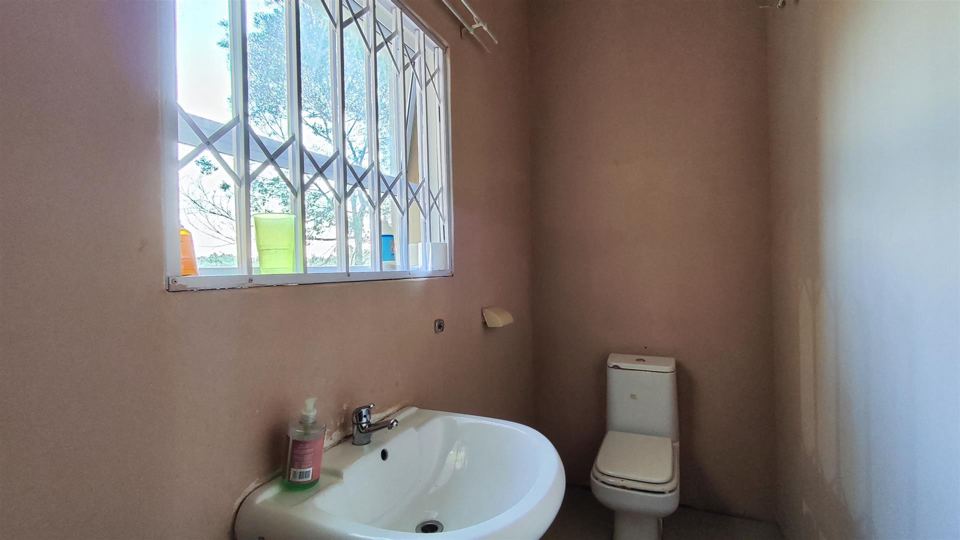 Bathroom 1 - 6 square meters of property in Ohenimuri