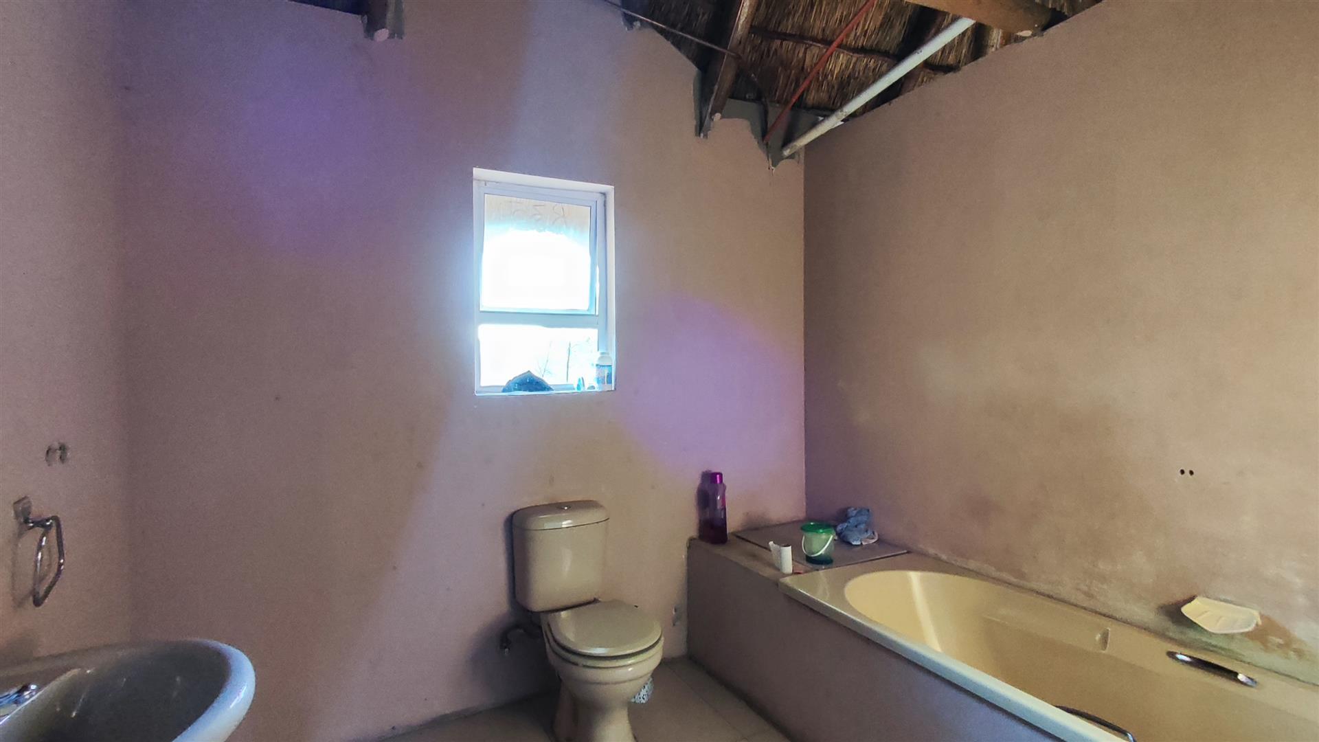 Bathroom 2 - 8 square meters of property in Ohenimuri