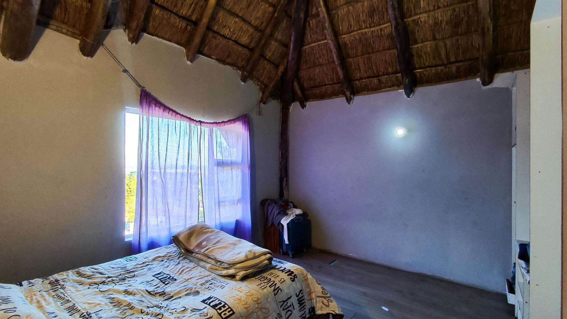 Bed Room 3 - 20 square meters of property in Ohenimuri