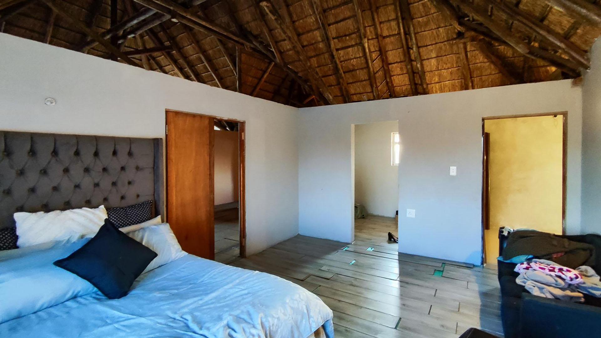 Main Bedroom - 32 square meters of property in Ohenimuri