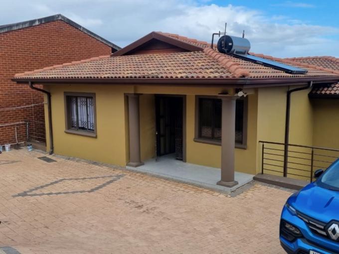 3 Bedroom House for Sale For Sale in Umhlatuzana  - MR636202